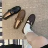 Sapatos Mary Jane Retrô, sapatos femininos, novo estilo coreano 2026, estilo britânico, fivela dourada, tira única, sapatos pequenos de couro, mocassins