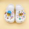 Sapatos de buraco acessórios de alta qualidade bonito homens e mulheres destacável cruz sapatos tridimensionais flor buckle decoração desenhos animados Crayon pequeno novo