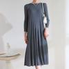 Qualidade de balcão primavera de 2024 novo Sanzhai plissado moda super positiva versão tridimensional emagrecedor vestido de alta qualidade