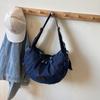 Bolso Dumpling de mezclilla retro europeo y americano para mujer 2025 Primavera Nueva Moda Contraste de color Gran capacidad Hombro Cruzado
