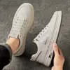 Nuevos Zapatos de Hombre Primavera 2025, Zapatos Blancos Transpirables, Zapatos Deportivos Versátiles de Moda para Hombre, Tenis Casuales, Zapatos de Moda