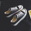 Liquidação 2025 Primavera/Verão Novos Tênis Brancos Versáteis para Mulheres Estilo Coreano Sapatos Casuais Estudante Moderno Flat Couro Sapatos de Treino