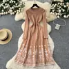 Vestido Longo com Gola Redonda e Mangas Longas, Estilo Socialite de Luxo com Bordados Pesados para Mulheres, Outono/Inverno 2025, Vestido Suéter Acinturado