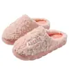 Pareja de celebridades de internet otoño e invierno pantuflas de algodón para hombre uso en interiores en casa cálidas engrosadas zapatos postparto pantuflas de pelo para exteriores para mujer