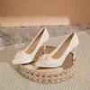 Sapatos de Casamento Champagne Francês Sapatos de Noiva Vestido de Casamento Xiuhe Duas Formas Bico Fino Salto Agulha Não Cansam Impermeável Salto de Mesa