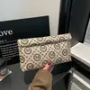 2026 Bolsa Clutch Envelope de Letra Estampada Longa para Mulheres de Grande Capacidade Estilosa Personalizada Moda Tendência Europeia e Americana Simples