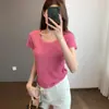 Design de Costas Cruzadas, Textura Plissada Jacquard Vazada, Blusa de Tricô com Recortes para Mulheres, Camiseta de Verão Slim Fit H062413
