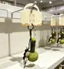 Pingente de Martelo de Artemísia Mini Feito à Mão 2026 Novo Modelo com Toque de Luxo, Martelo de Presente de Artemísia, Acessório de Pingente de Casca de Fruta