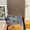 Nova Bolsa Quadrada Pequena Masculina 2025 com Padrão Vintage, Versátil para o Dia a Dia, Bolsa de Ombro de Grande Capacidade, Bolsa Transversal, Atacado e Dropshipping