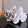 Zapatos Deportivos de Malla para Niños 2026 Nuevo Estilo Primavera y Verano Zapatos Tipo Papá para Niñas Velcro Antideslizante Casuales Zapatos para Niños
