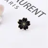 Broche de Flor de Diamante Feminino Coreia do Sul Pedra Olho de Gato Fofa Corsage de Amor Personalidade Anti-desgaste Fivela Leve Broche Cantinho do Casaco Fivela