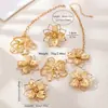 Moda Europea y Americana Fresco Set de Collar Pendientes Anillo con Flores Caladas Adecuado para el Uso Diario Banquetes Fiestas de Mujeres