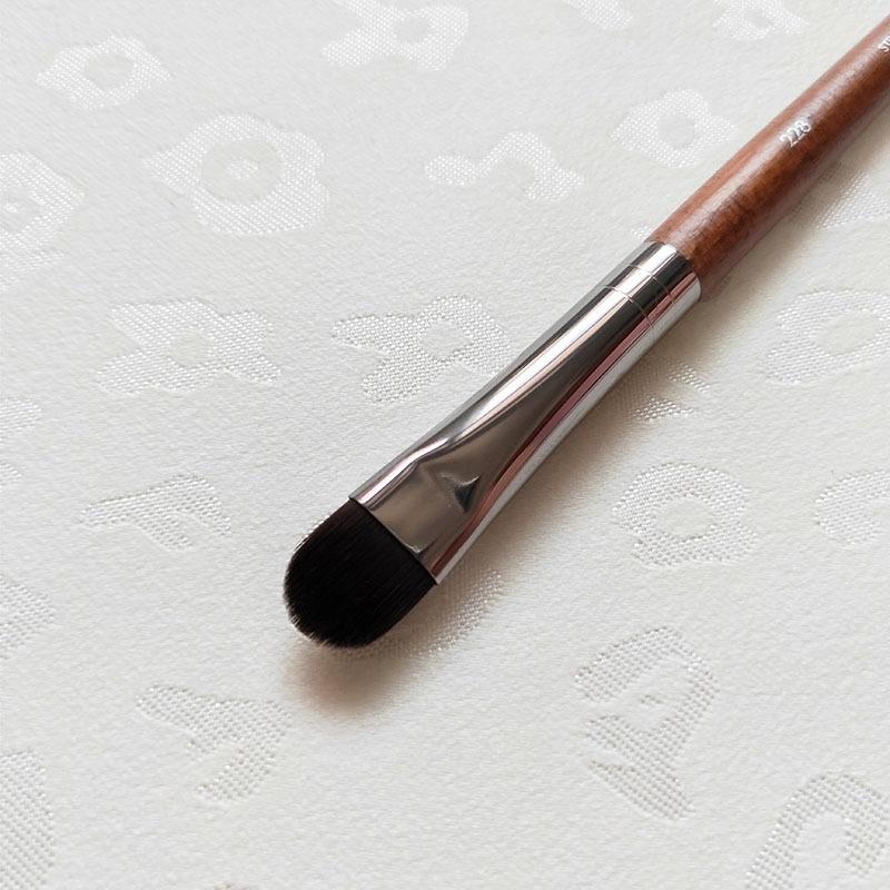 眼影