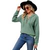 Suéter con capucha de color sólido para mujer transfronterizo europeo y americano para mujer 2023 Amazon otoño e invierno Nuevo top de manga larga con cordones en el escote