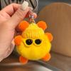 Lindo llavero con colgante de bola de carbón pequeña de piel de conejo Rex, colgante de muñeco de peluche para mochila escolar, llavero de coche con muñeco de dibujos animados.