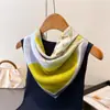 Lenço de Seda Colorido Estampado de Gatinho Fofo de Alta Qualidade, Lenço Quadrado de Seda Artificial, Lenço Versátil para Pescoço, Lenço Quadrado Pequeno, Lenço de Cabeça, Lenço para Mulheres