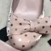 Zapatos de tacón alto vintage de lunares rosa dulce con punta redonda y tacón grueso para mujer, nuevos elegantes zapatos de tacón bajo estilo francés de primavera 2026