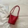 Bolso Pequeño Tejido Retro Estilo Coreano para Mujer, Nuevo de Verano 2026, Bolso Cubo de Hombro Cruzado de Nicho de Alto Valor