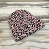 Gorro de mujer para otoño e invierno, nuevo gorro de punto de doble lana con estampado de leopardo, versión coreana del gorro cálido para rizar Joker, venta al por mayor