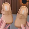 Novos Estilos de Chinelos Preguiçosos Slip-On para Meninas e Meninos, Meio-Chinelos para Exterior com Biqueira Fechada, Sapatos Birkenstock Infantis Pai-Filho