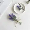Plantas verdes artificiales con escarcha blanca, cabezas de flor de lavanda artificiales con polvo blanco, manojos de flores artificiales y plantas acuáticas, pequeños accesorios de flores
