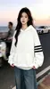 Moletom com capuz listrado de manga longa, design de nicho moderno estilo coreano para mulheres, novo top versátil casual para outono e inverno
