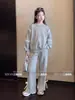 Conjunto extremadamente elegante para niñas para primavera y otoño 2026, nueva ropa de principios de otoño para niñas, pantalones de campana modernos y de moda para niños mayores
