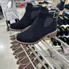 Nuevas botas de media pantorrilla de otoño e invierno, comercio exterior, europeas y americanas, transfronterizas, para mujer, hebilla de cinturón elástico, botas estilo Martin, puntera redonda, tacón cuadrado, venta al por mayor