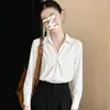 Camisa de satén estilo francés para mujer, nueva colección primavera/otoño 2026, adelgazante y elegante, con collar de perlas, adecuada para el trabajo