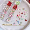 Decorações para Unhas Conjunto de 12 Compartimentos com Formatos Realistas de Frutas e Corações, Decorações Populares de Morango com Gradiente Dopamina para Unhas de Primavera/Verão
