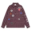 Camisa de manga larga a cuadros rojos y negros para hombre con múltiples parches, diseño de moda, corte holgado casual, estilo retro americano