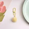 Chaveiro de Pingente Criativo Fofo Bola de Pelúcia Acessório DIY com Anel de Conexão Giratório Decoração Versátil para Bolsa