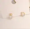Pendientes de botón de perla de plata de ley 925, Versátiles y elegantes, Pendientes nuevos de moda para mujer, Pendientes de botón al por mayor que son suaves para los lóbulos de las orejas