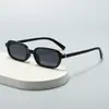 Nuevas Gafas de Sol 2025 Marco Negro Delgado Cara Pequeña Estilo Europeo y Americano Cuadrado Pequeño Simple Elegante Versátil Gafas de Sol Cuadradas y Redondas para Mujer