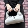 Nuevo Bolso de Mano Versátil de Moda Transfronteriza de Cuero Genuino con Forma de Cuerno, Bolso de Hombro, Bolso de Muñeca Tipo Nube, Bolso Plisado