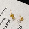 Nuevos pendientes sencillos de perlas naturales para mujer, con textura de trefilado, ligeros y combinables, de lujo.
