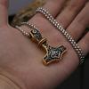 Colgante de acero de titanio con runa triangular y martillo de Thor vikingo, estilo retro europeo y americano, sencillo, de acero inoxidable para hombre. ¡Oferta!