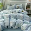 Juego de cuatro piezas de gasa de doble capa Clase A con estampado floral fresco para cama, sábana bajera, funda de edredón, juego de tres piezas para estudiante de dormitorio 4