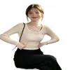 Elegante y sofisticado suéter de punto cruz para mujer, nueva camisa base de otoño de manga larga ajustada, suéter de nicho estilo coreano suave