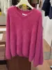 Estilo suave y relajado, suéter de punto con cuello en V suave y cómodo para mujer, colección de invierno 2026, talla grande, efecto adelgazante, top de manga larga color rojo rosa