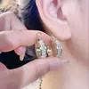 Pendientes Dorados de Doble Fila con Microincrustaciones de Circonita para Mujer, Estilo Lujoso Ligero de Gama Alta, Nuevos Pendientes Completamente Diamantados de Moda 2025