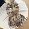 Bufanda para Mujer Otoño e Invierno 2025 Nueva Cuadros Imitación Cachemir Engrosada Cálida Estilo Coreano Versátil Estudiante Bufanda de Alta Gama