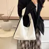 Bolso Tote de Gran Capacidad Estilo Coreano para el Trabajo y el Viaje 2025 Nuevo de Moda Estilo Coreano Bolso de Lona Negra Bolso de Hombro Único