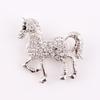 Broche de animal de caballo de diamantes de moda japonesa y coreana, broche de ramillete para mujer, hebilla de este año, fábrica directa de una generación de cabello