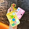 Llavero Creativo de Dibujos Animados con Figura Pequeña y Placa de Engranajes Divertida Descompresión Juguete para Estudiantes Colgante Máquina de Garra Pequeños Regalos al por Mayor