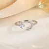 Anillo Popular Exquisito de Piedra Preciosa Ultra Brillante Nicho Lujo Ligero Personalizado para Mujer Abierto Ajustable Anillo de Gama Alta Venta al por Mayor
