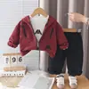Conjunto de Tres Piezas con Sudadera a Cuadros para Niño de Primavera y Otoño Estilo Coreano Casual Moderno Fresco Ropa de Manga Larga para Bebé