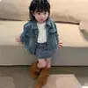 Conjunto de Denim para Niñas Primavera y Otoño 2026 Nuevo Estilo Coreano Moda Chaqueta Cardigan de Mezclilla Falda de Mezclilla Conjunto de Dos Piezas