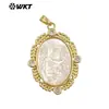 WT-JP370 Venda Quente Novo Item Pingente Esculpido em Concha Natural Branco Brilhante com Design Religioso Artesanato