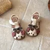 Sandálias de Verão com Laço Solado Macio Sapatos Infantis Sapatos de Praia para Bebê Estilo Princesa Meninas Novo Antiderrapante 2026 Morango